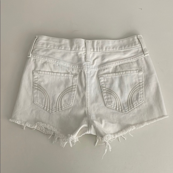 Hollister Short Shorts White Denim Size 1 W25 High Rise 2β Inseam Beach Cut Offs - Picture 3 of 8